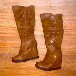 Faux leather wedged boots, size 6